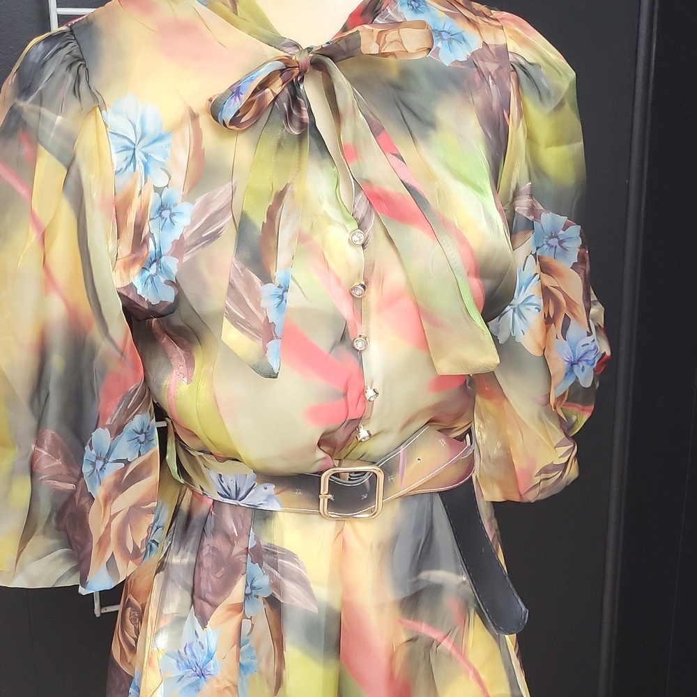 NWT, Vintage-Inspired Floral Tie-Neck Dress in Multi-Color, LARGE - Picture 3 of 11